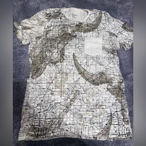 T shirt men’s small